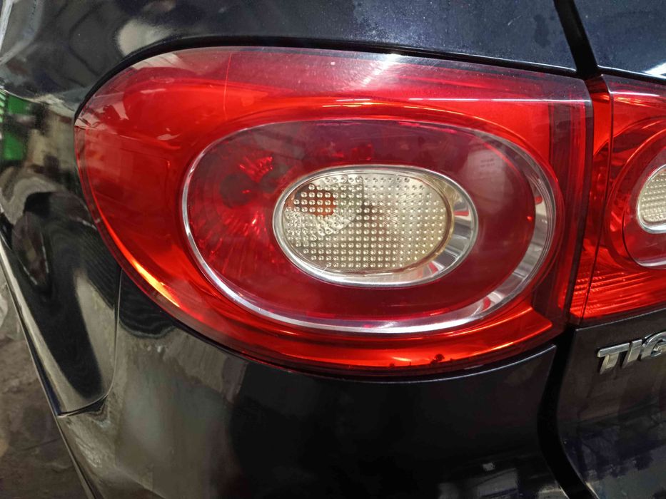 Farolim esquerdo VOLKSWAGEN Tiguan (5N)