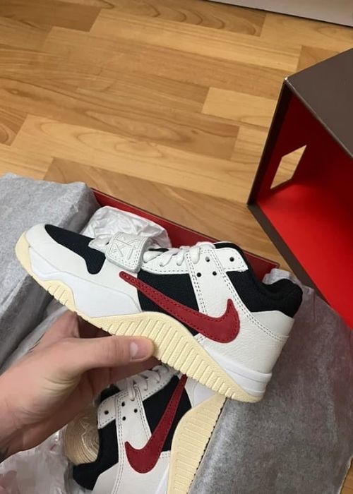 Buty nike travis jumpman