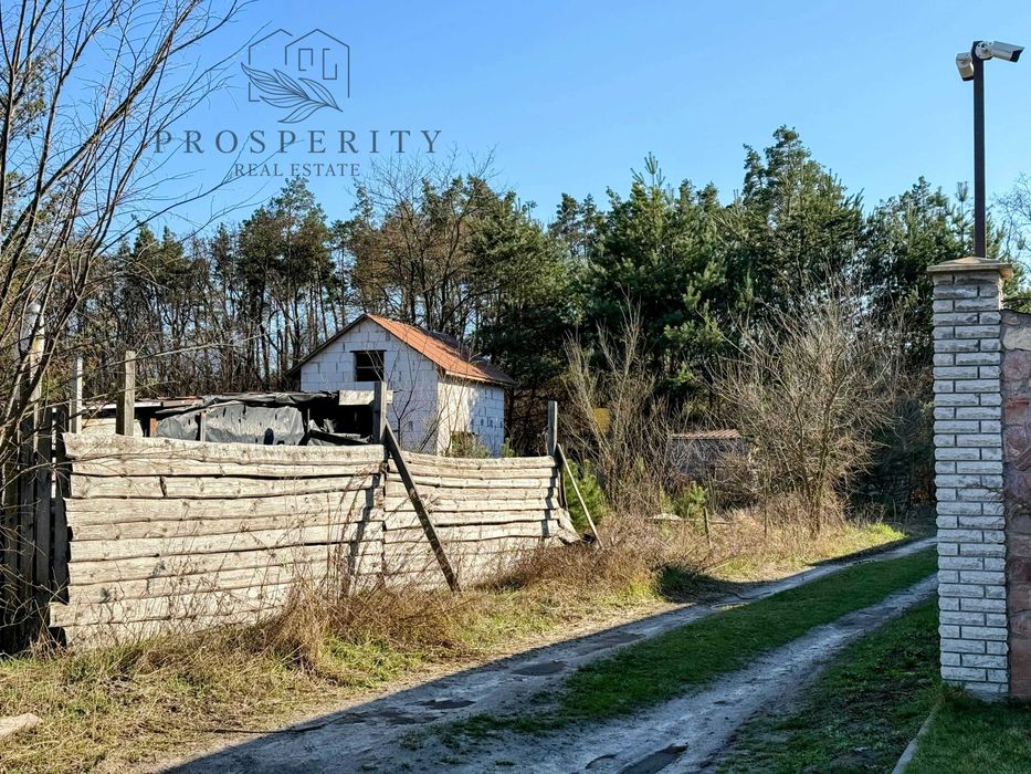 Продаж ділянки 18 сот з троьма фасадами в с. Бобриця, 1 лінія під лісом + підключене світло