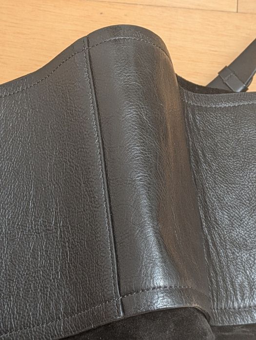 Carteira preta em pele