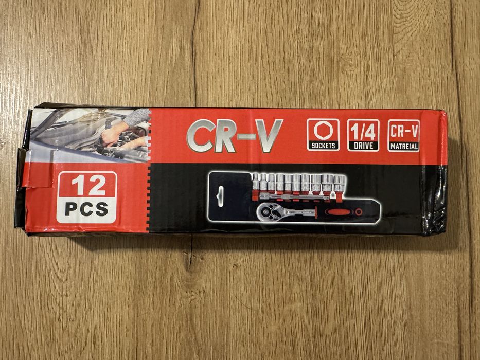 12-sto czesciowy zestaw kluczy nasadowych