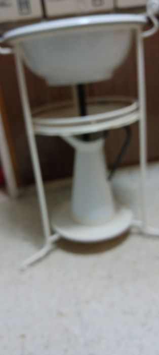 Vendo lavatório antigo