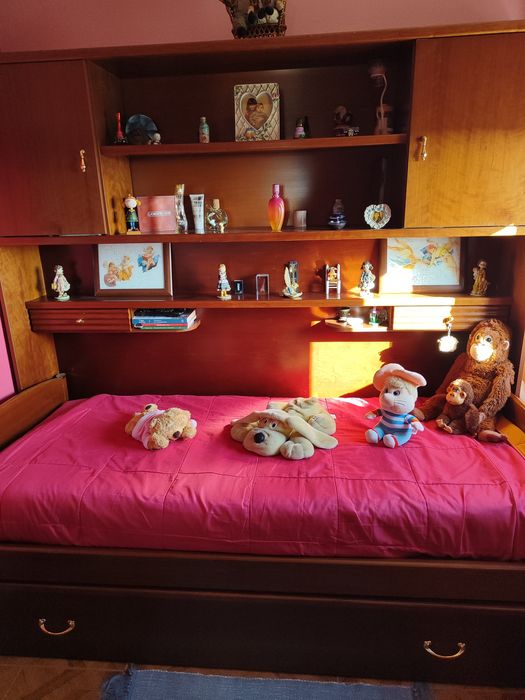 Cama de solteiro com gaveta