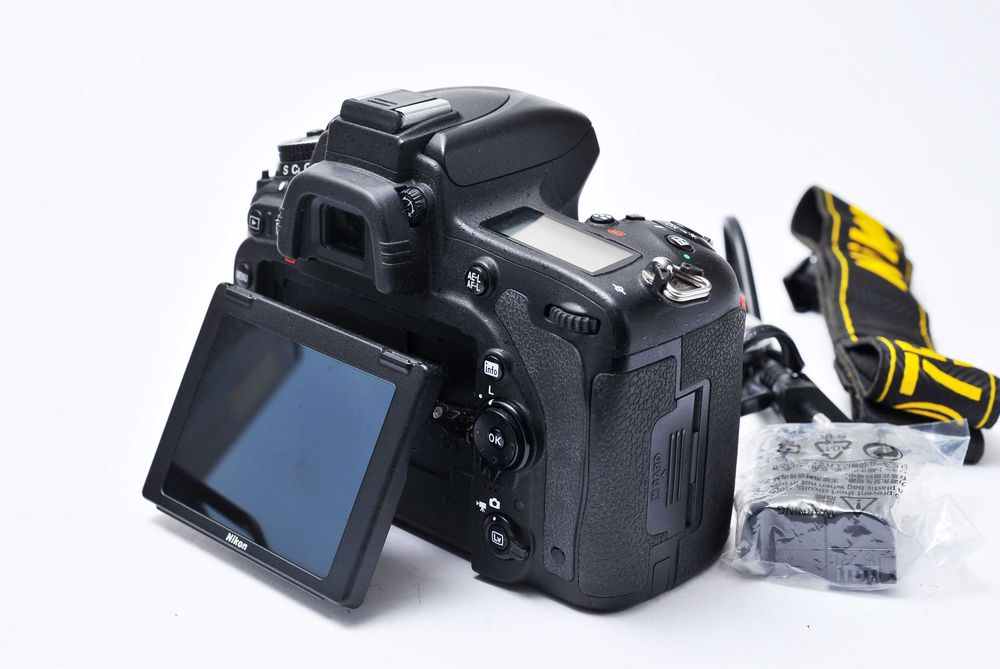 Nikon D750 seminova (950 disparos)