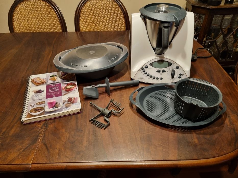 Bimby TM31 Vorwerk – Completa com Acessórios e Livro de Receitas (Excelente Estado)