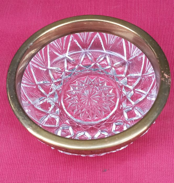 Пепельница хрустальная.