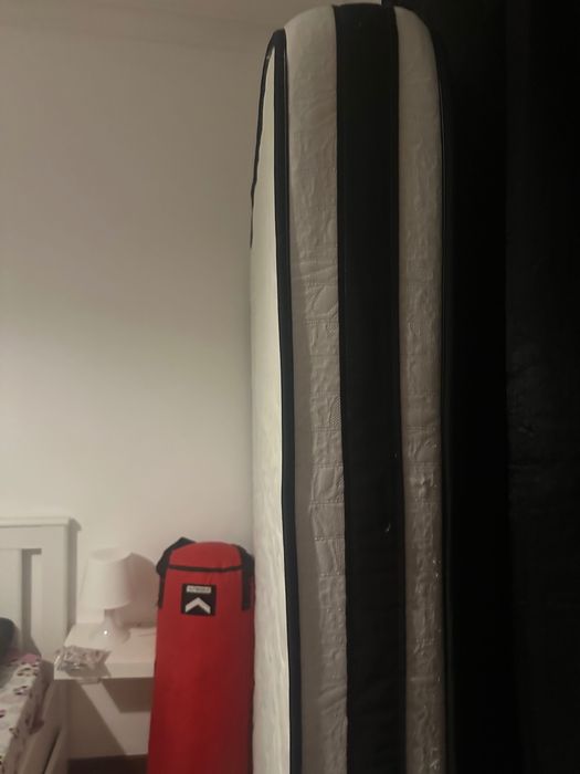 Vendo Colchão Praticamente Novo