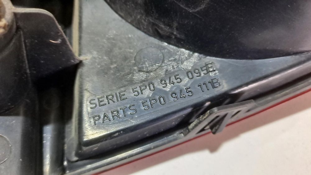 FAROLIM TRASEIRO ESQUERDO SEAT TOLEDO III 2008 -5P0945095E