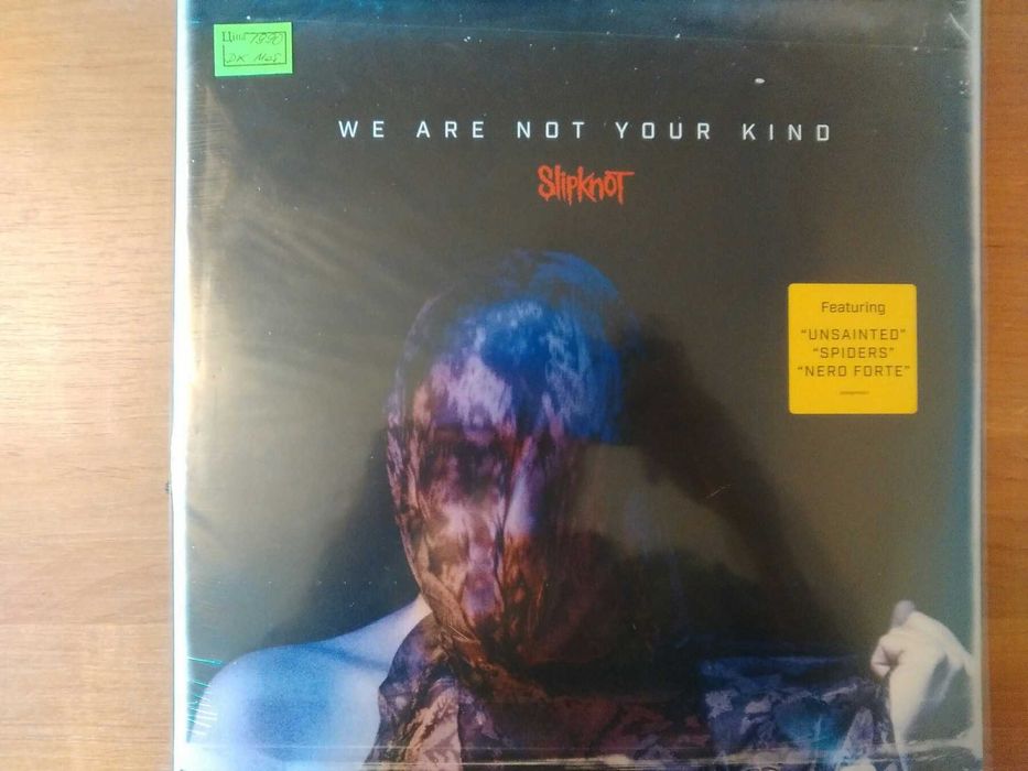 Коллекция виниловых пластинок Slipknot Smokie Cranberries Supermax