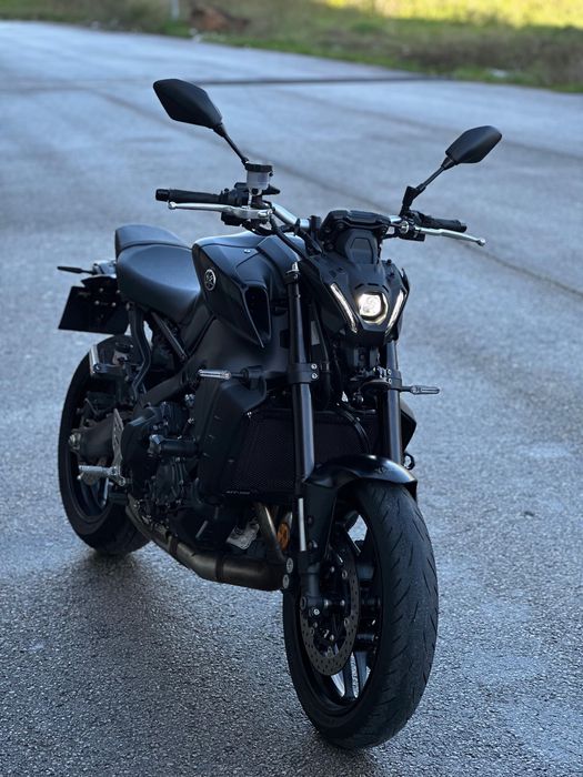 YAMAHA MT-09 c/ Poucos Quilómetros e Garantia!