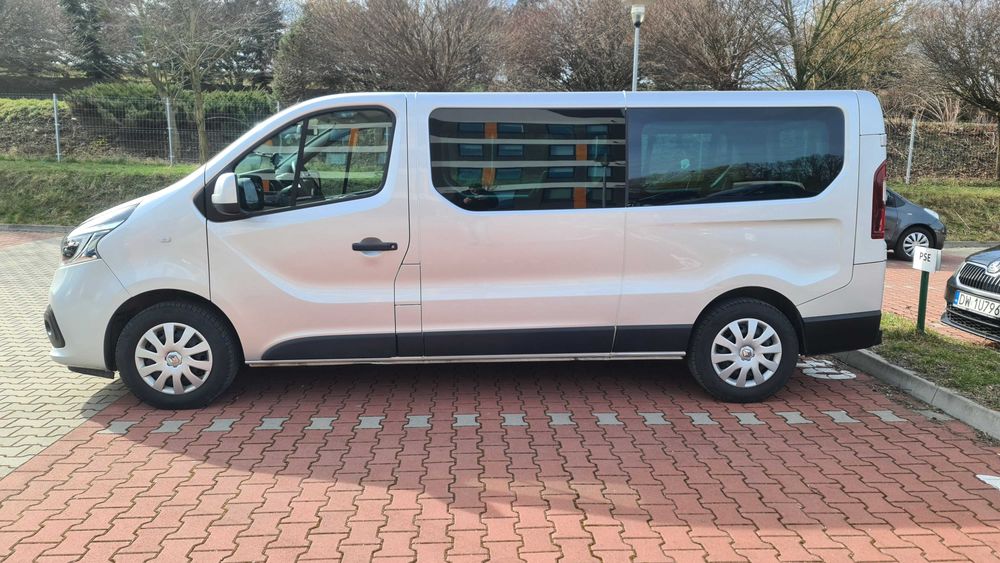 Wynajem wypożyczalnia busów busa 9-osobowego automat hak