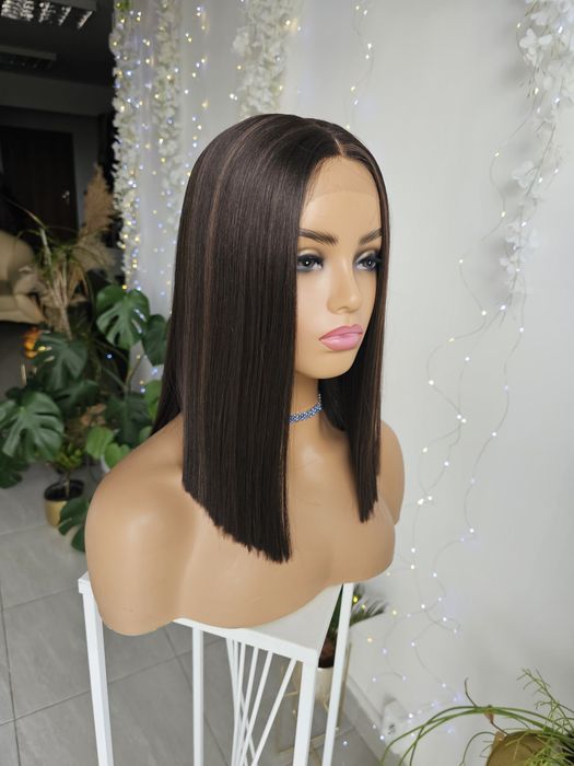 Peruka premium Zyta ciemny braz z refleksami lacefront naturalny efekt