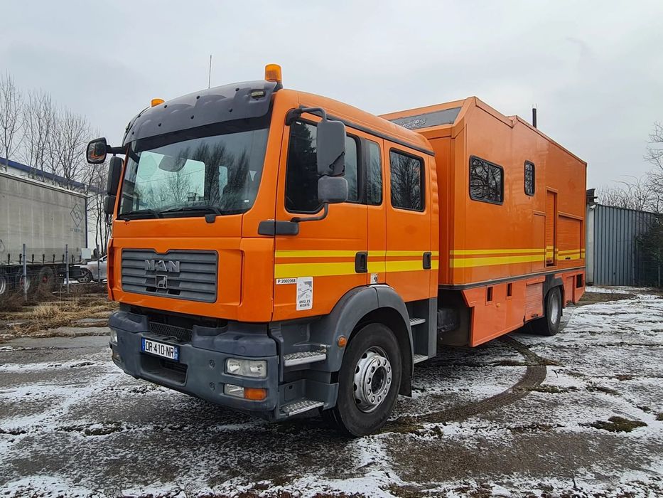 MAN 18.224 Klima Webasto Toaleta Winda Dystrybucja Zbiorniki Na Paliwo  Kamper Camper Foodtruck Food truck Mobilne Biuro Kontener Budowlany