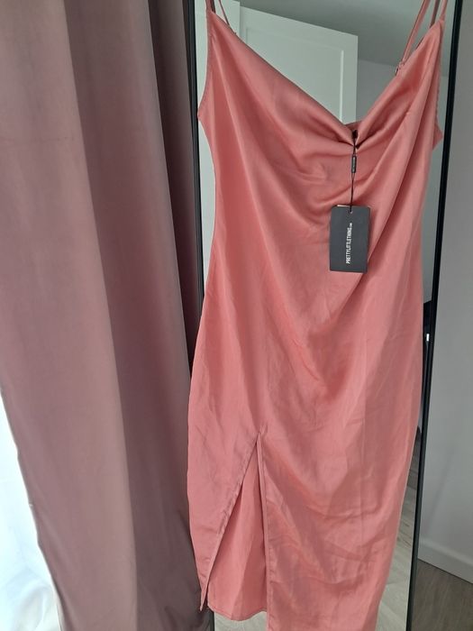Nowa z metką elegancka sukienka midi M