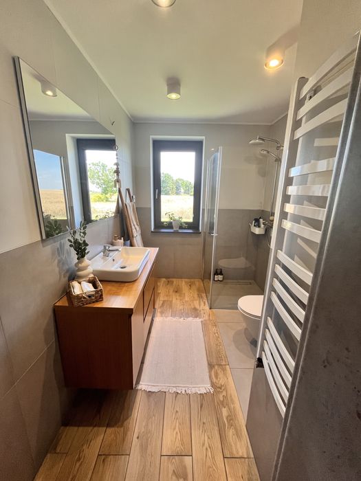 Siedlisko z domem gotowym do zamieszkania, grunt rolny