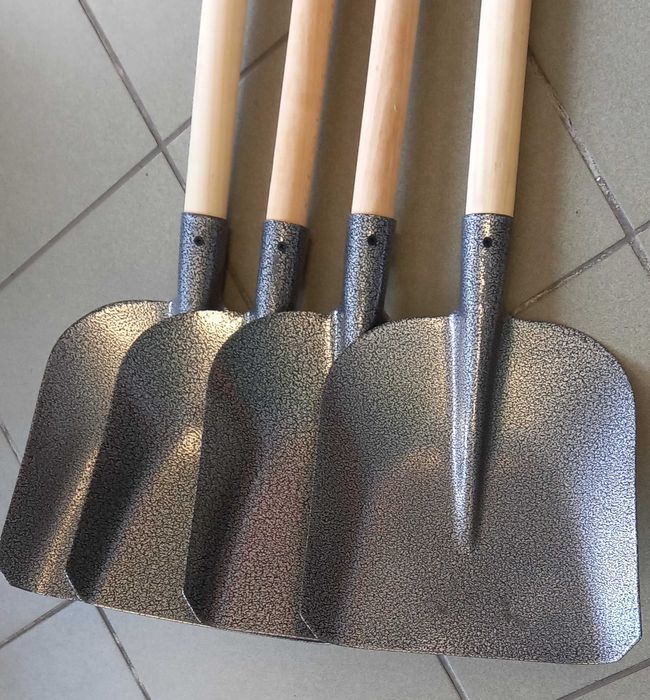 Łopata piaskowa z trzonkiem drewnianym 130 cm