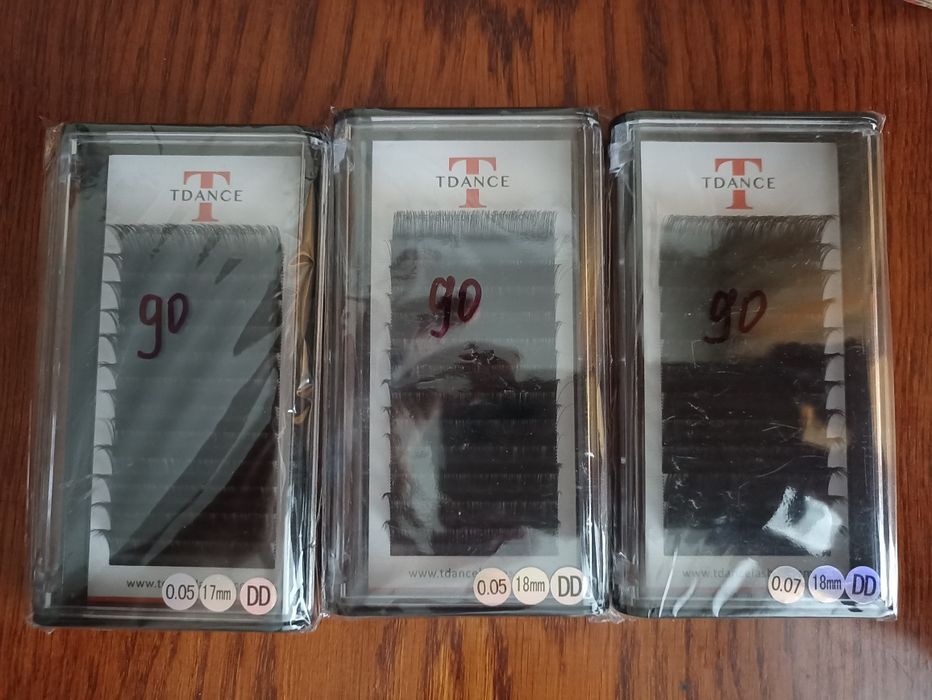 Вії для нарощування.