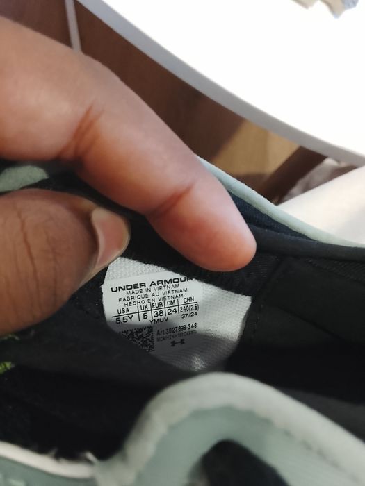 Chuteira under armour