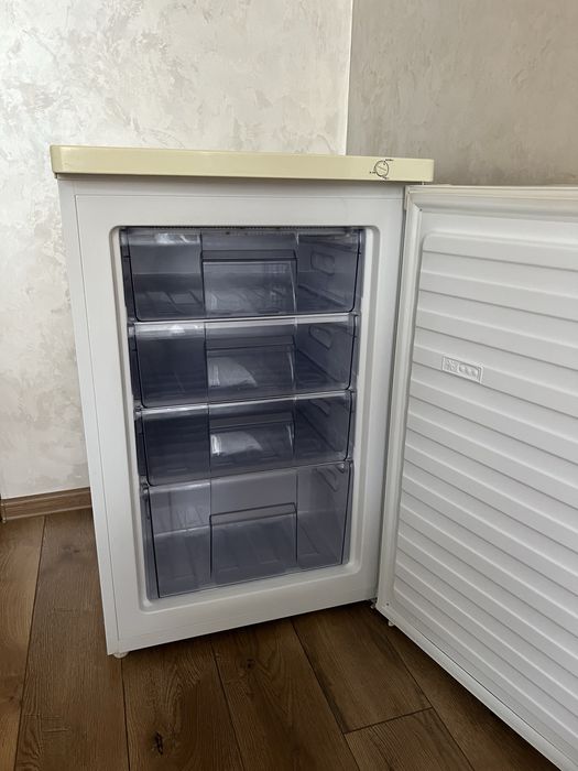 Морозильна камера капельна whirlpool