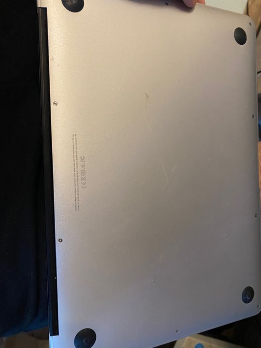 MacBook Air A1466 2017 год, дисплей полностью разбит, на запчасти