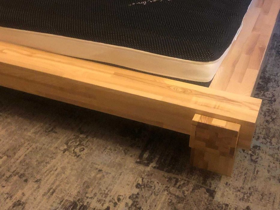 Łóżko sypialniane  dębowe z szafkami nocnymi