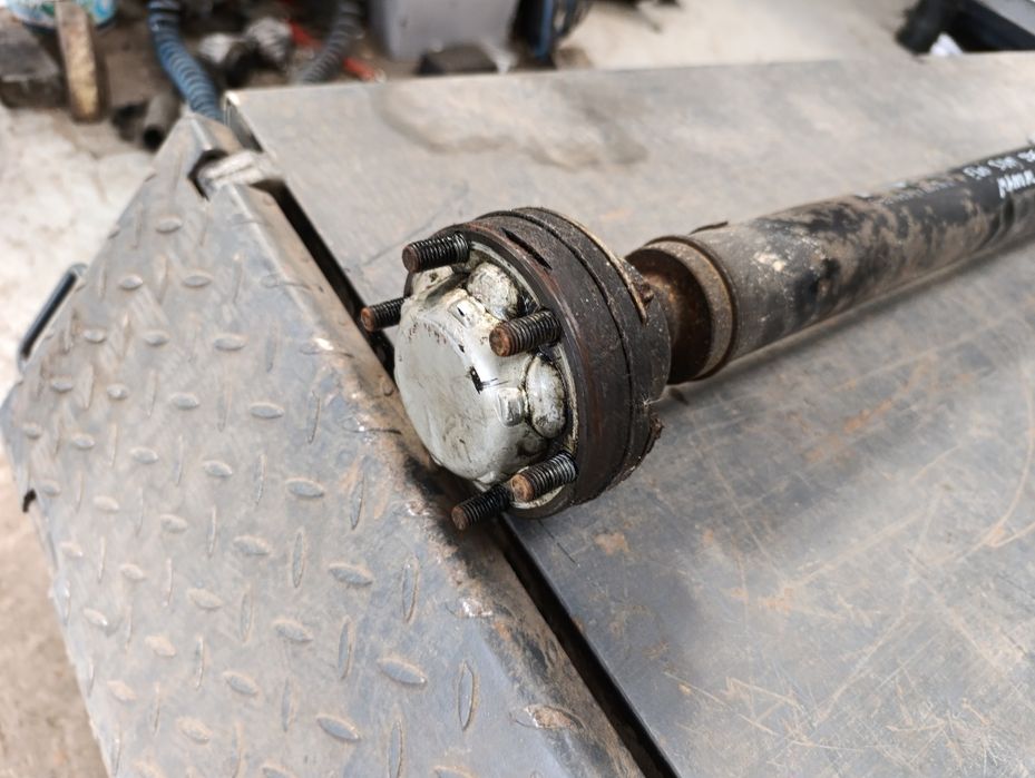 BMW E60 3.0d 235km wał napędowy Manual