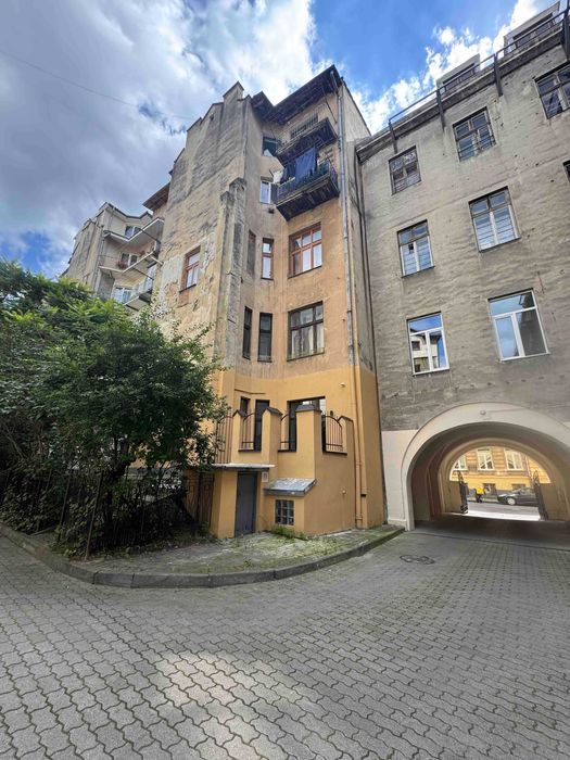 Продаж нежитлового приміщення у центрі Львова по вул. К. Левицького