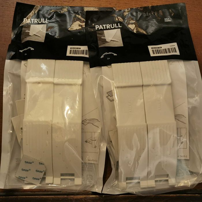 4 paras de porta "Patrull" da IKEA, brancas