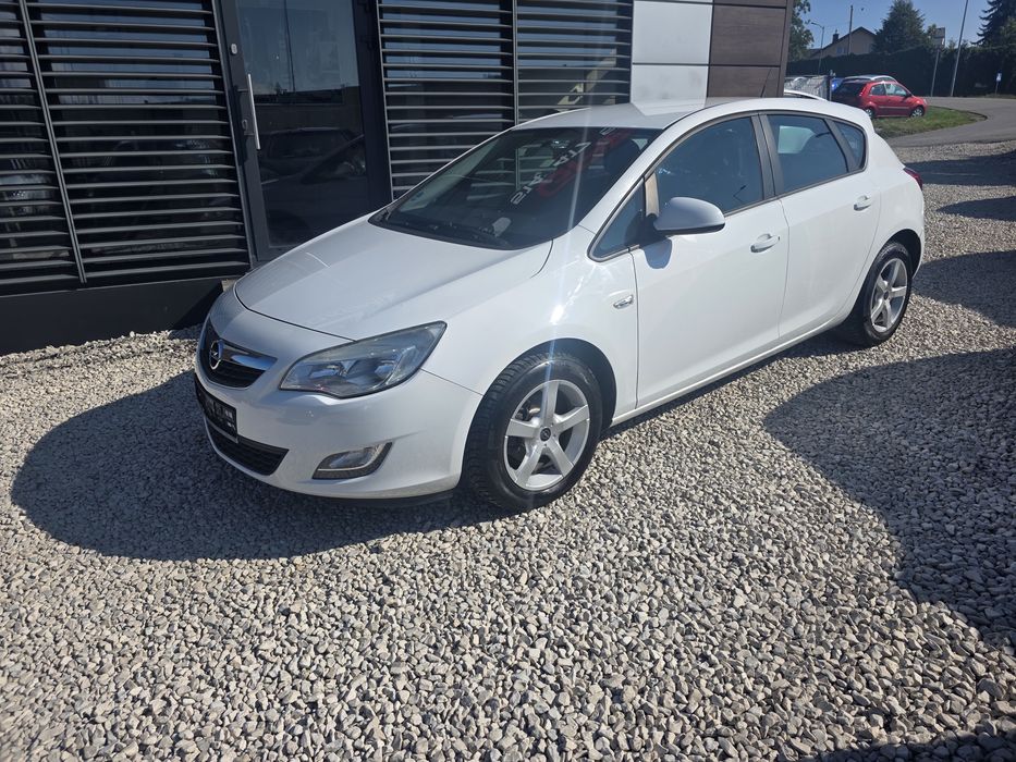 Sprzedam opla astra z silnikem 1.6B 105km
