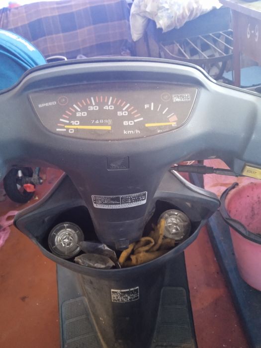 Продам скутер срочно всі питання по телефону не заводиться