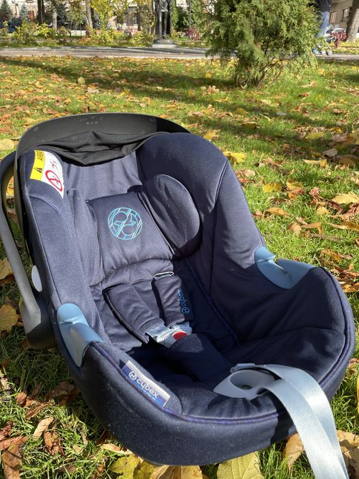 Автокрісло Cybex Aton M