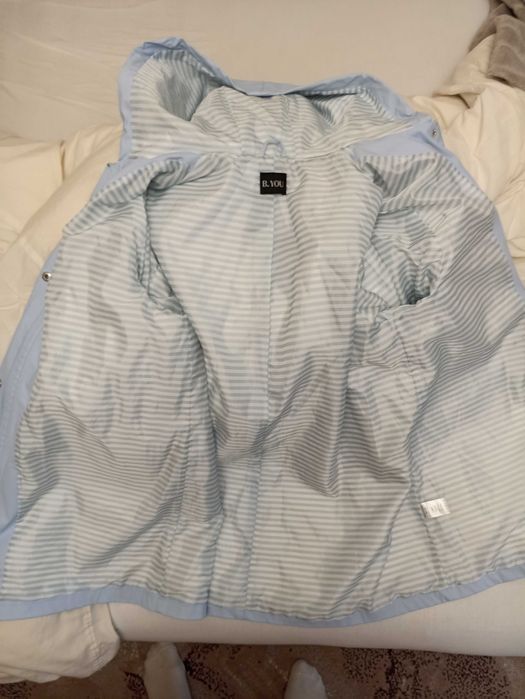 Стильна ніжно блакитна жіноча куртка-дощовик розмір 48-50 XL