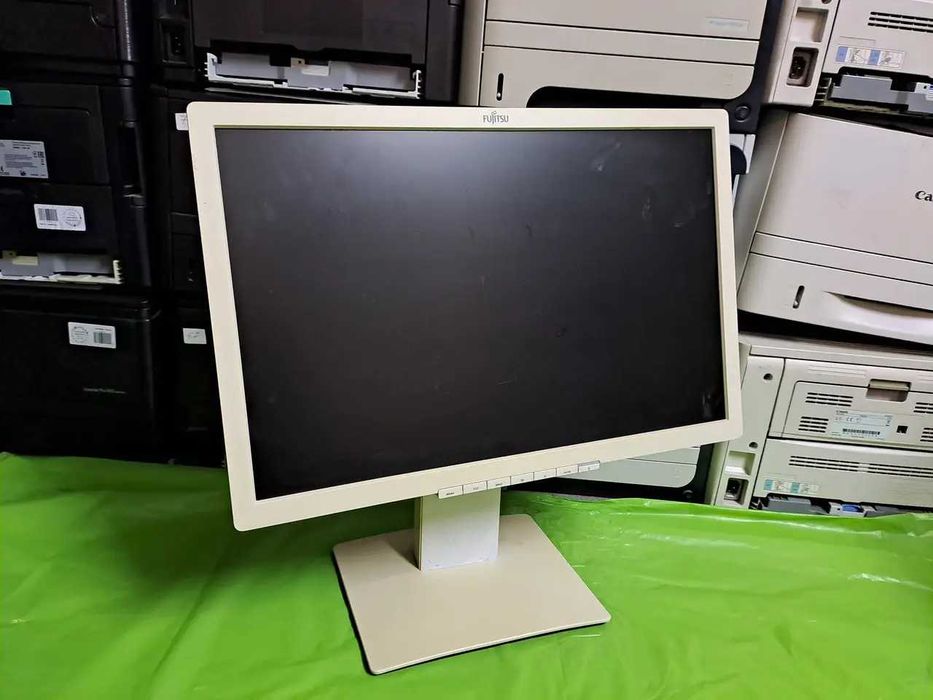 Монітор Fujitsu b22w-7 з невеличким ДЕФЕКТОМ з Німеччини
