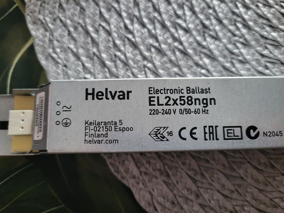 2 Stateczniki elektroniczne 2x58W T8 Helvar