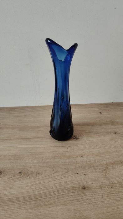Kobaltowy wazon sękacz Murano