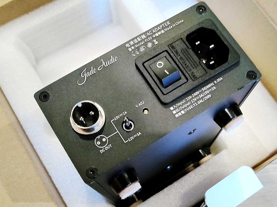 Fonte de alimentação FiiO PL50 Low Noise Regulated - Audiófila