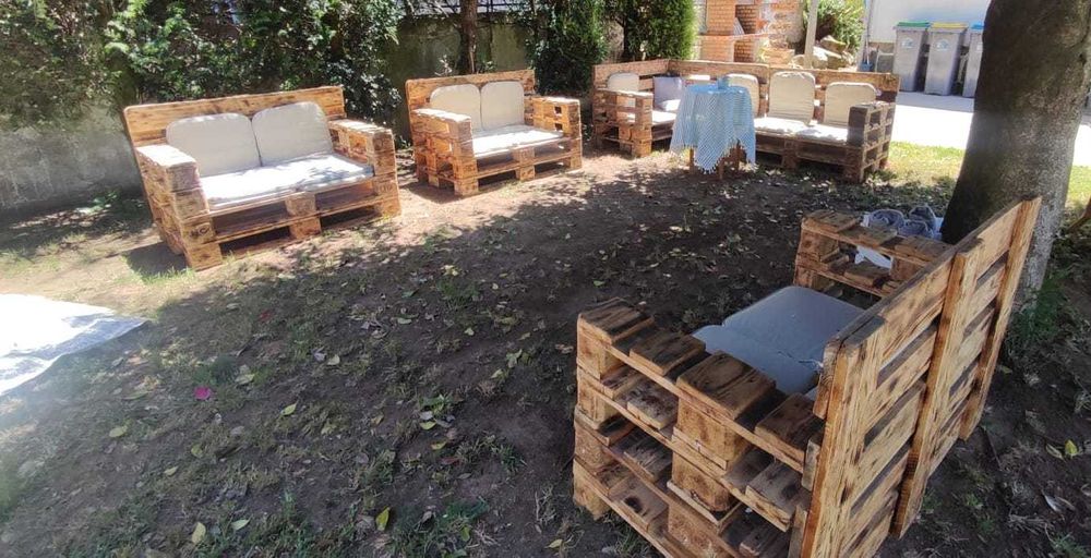 Sofás em Paletes feito à mão! (4 Peças) - vendidas separadamente