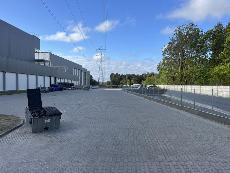 Maszynowe układanie kostki brukowej