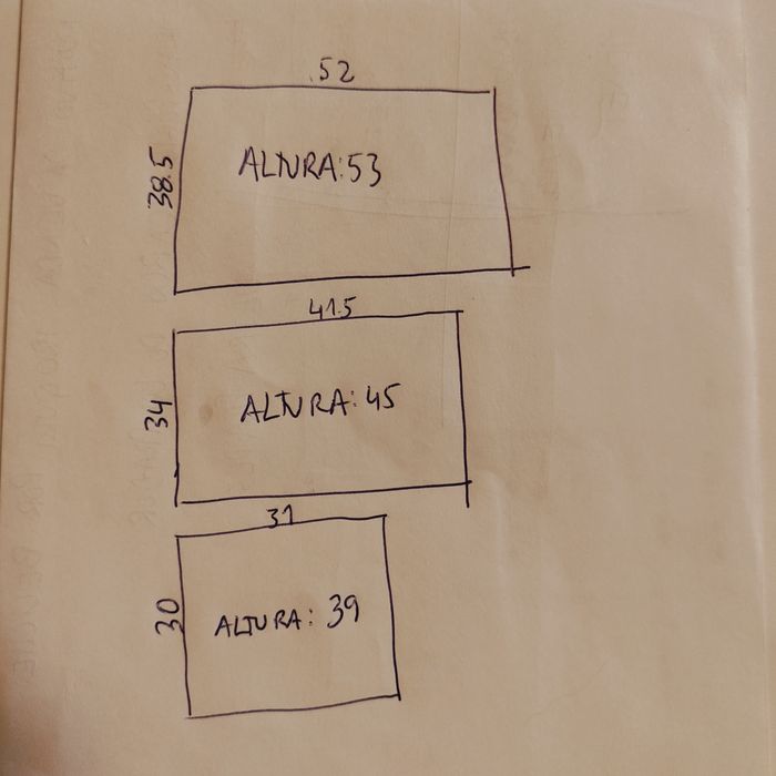 Conjunto de trio de mesas de madeira maciça apoio