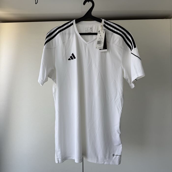 Adidas футболка размер L оригинал