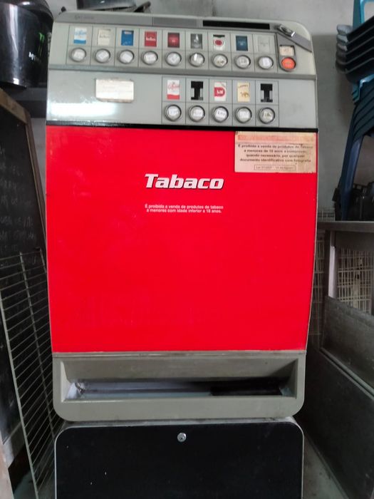 Máquina tabaco antiga - vending machine