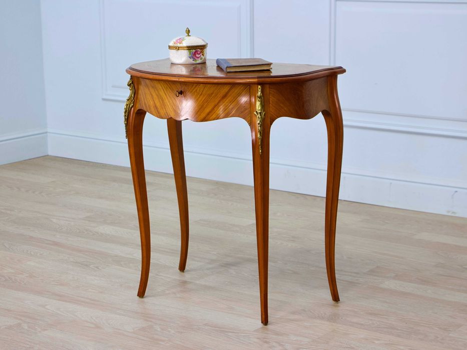 Антикварний столик з дзеркалом у стилі Людовика ХV