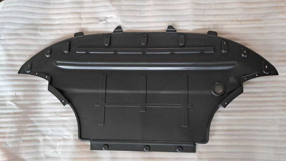 Захист двигуна Audi Q5 2012-2016 рік. 8R0 863 821 B