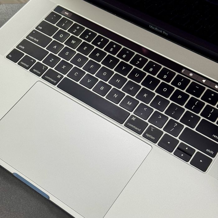 Ідеальний - MacBook Pro 15'' 2018 i7 / SSD 1 TB / 16 GB Магазин