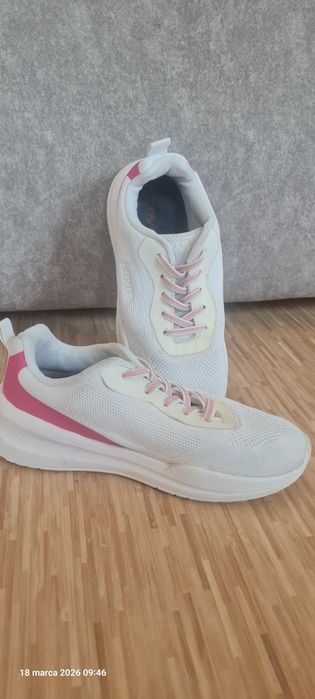 Sprzedam buty dziewczęce