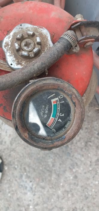 Пожарний огнетушитель,емкость.