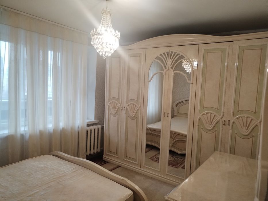 Дівчині або хлопцю оренда кімнати 5хв м.Позняки!телефонуйте