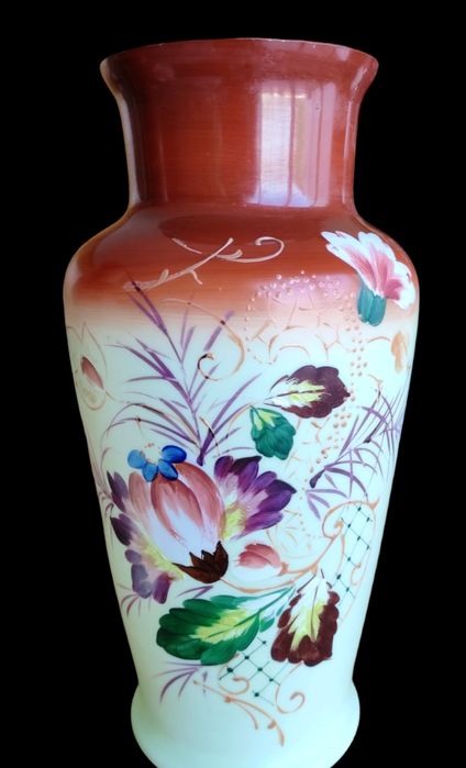 Par de jarras opalinas altas 34cm.