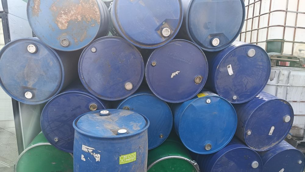 Каністри 20 л пластикові