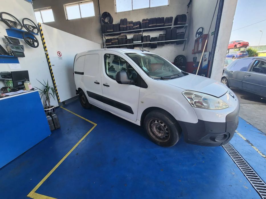 Peugeot Partner 1.6 de 2010 ás peças